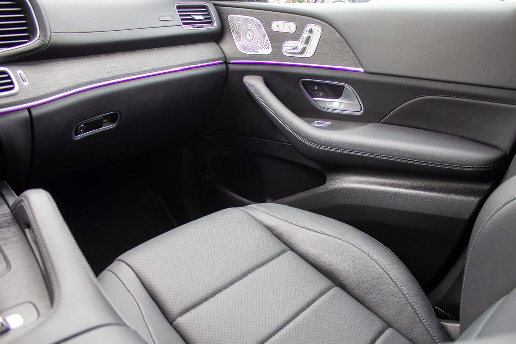 Used 2025 Mercedes-Benz GLS 450 4MATIC image 18