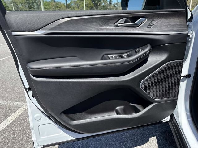 New 2026 Jeep Grand Cherokee L Limited image 18