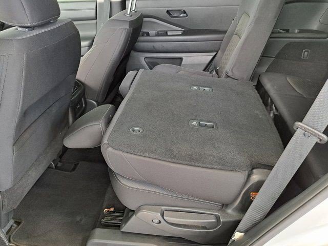 Used 2023 Nissan Pathfinder SV FWD image 31