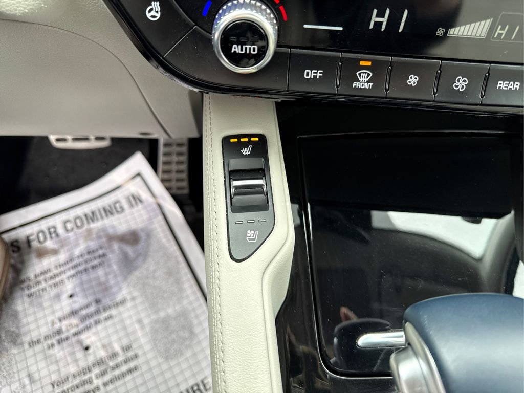 Used 2024 Kia Telluride SX Prestige w/ Towing Package image 37