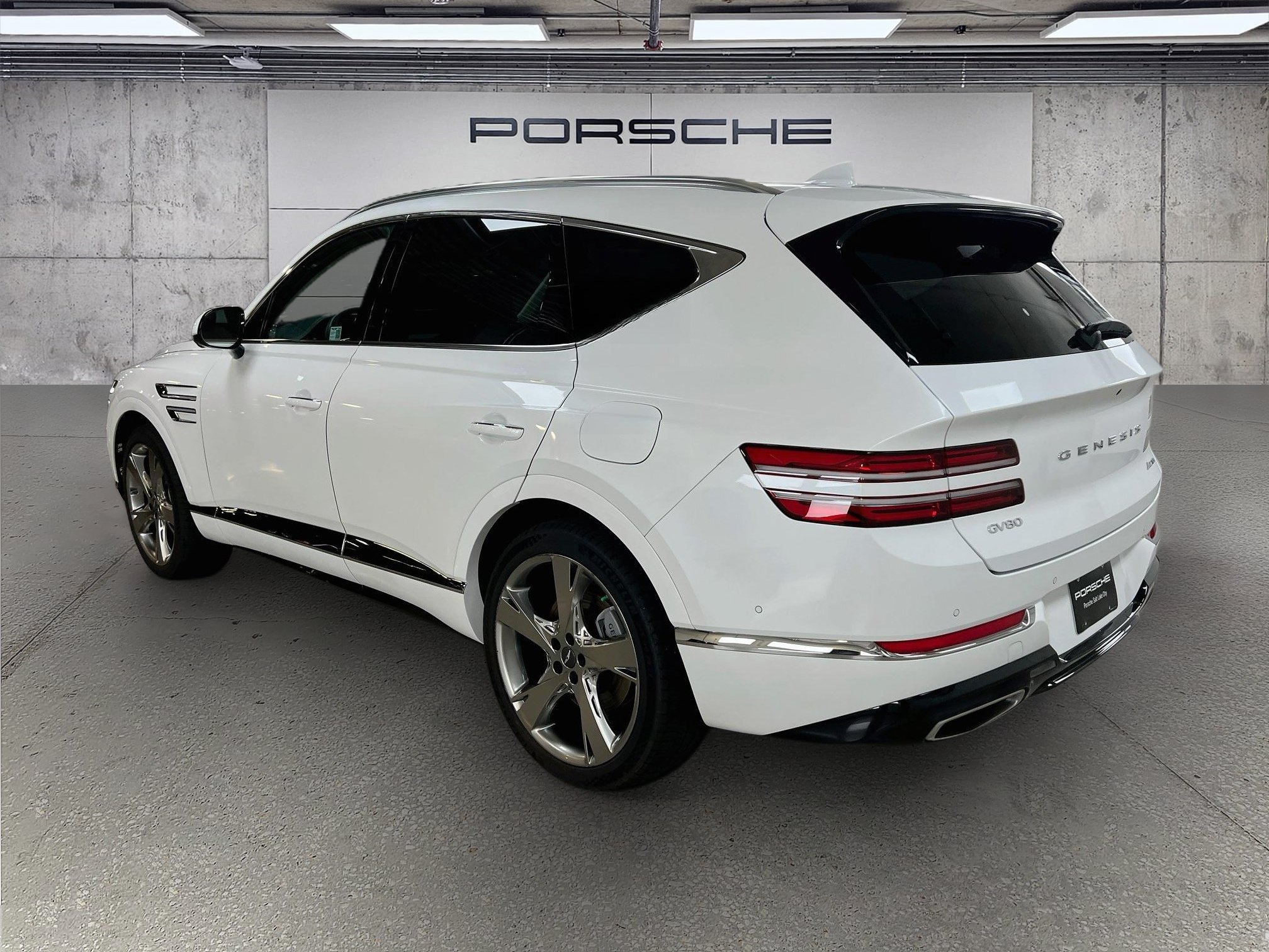 Used 2024 Genesis GV80 3.5T w/ Prestige Package AWD/4WD image 3