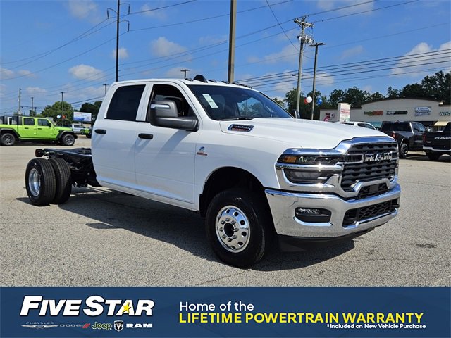 New 2025 RAM 3500 Tradesman w/ Chrome Appearance Group image 1