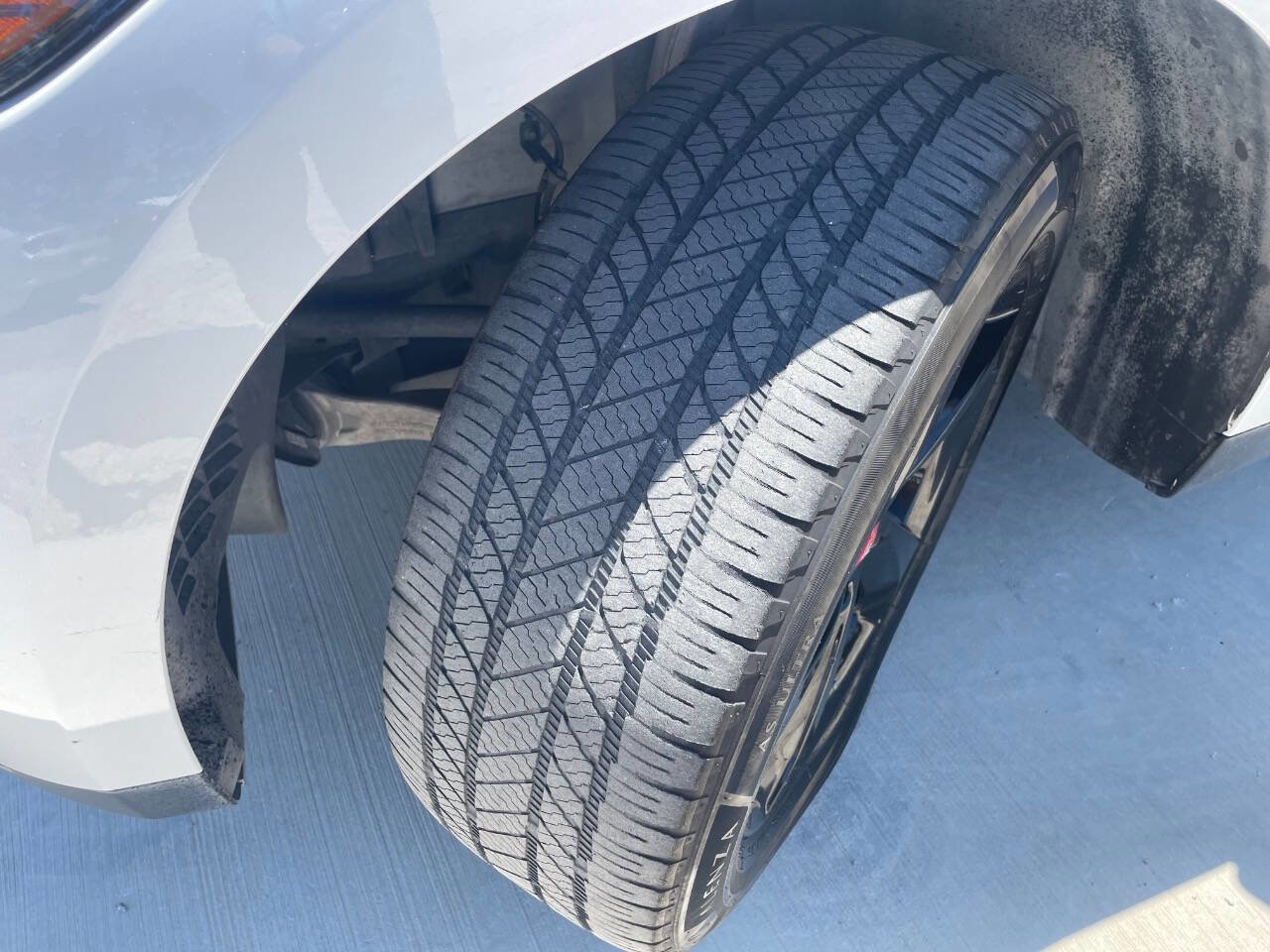 Used 2018 Jaguar F-PACE Premium AWD/4WD image 13