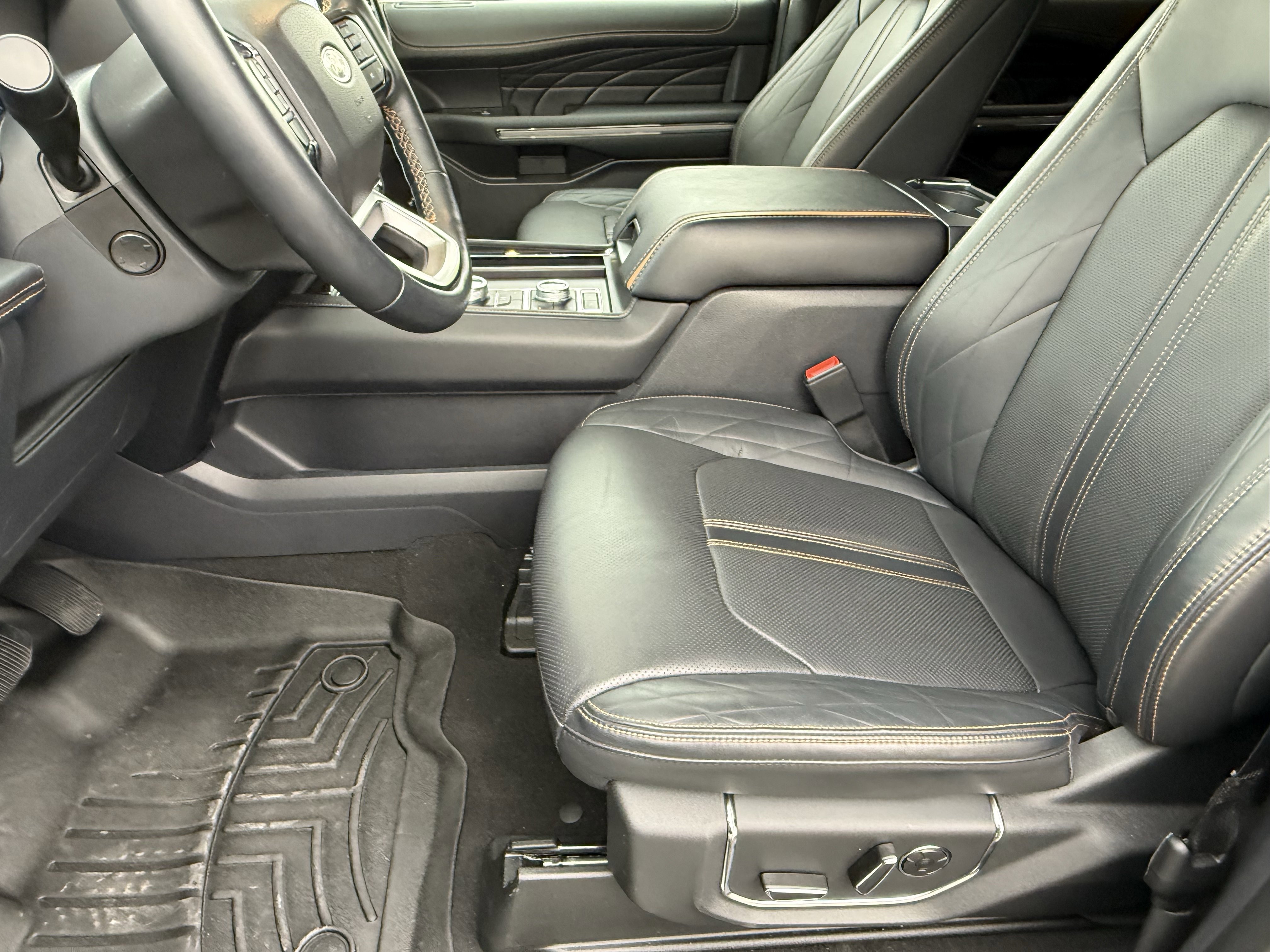 Used 2024 Ford Expedition Max Platinum image 21