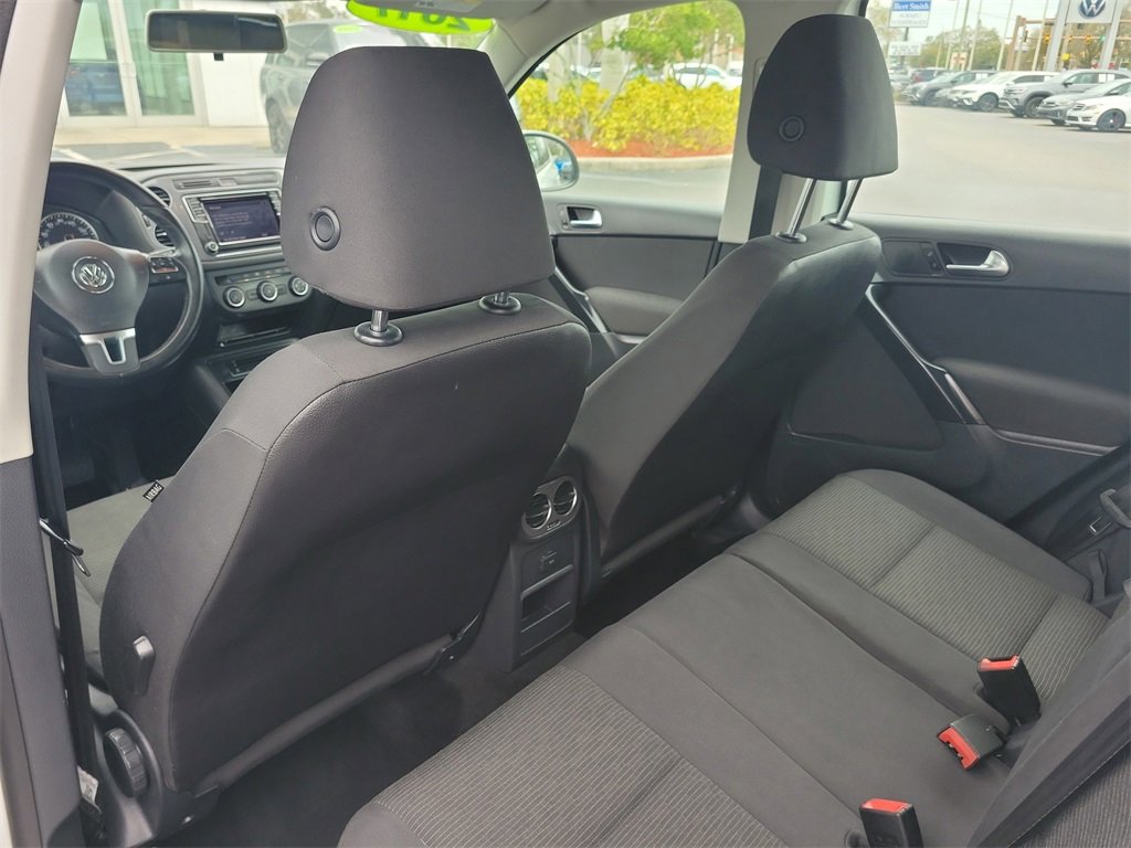 Used 2017 Volkswagen Tiguan Limited w/ Premium Package image 11