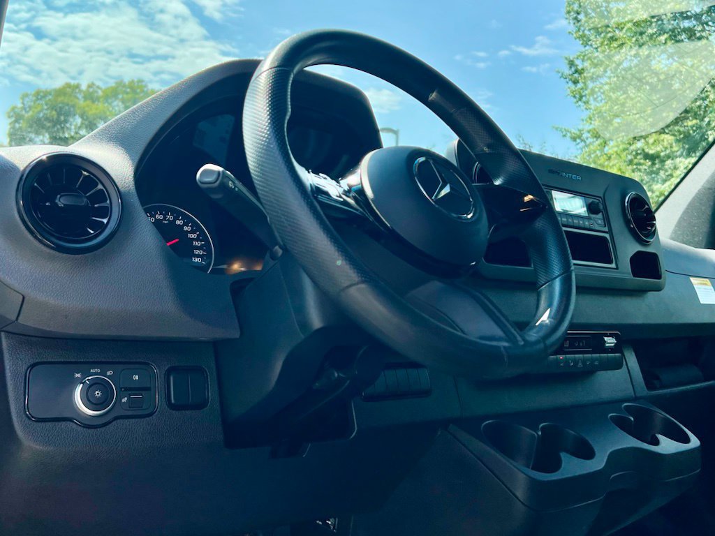 Used 2025 Mercedes-Benz Sprinter 2500 image 18