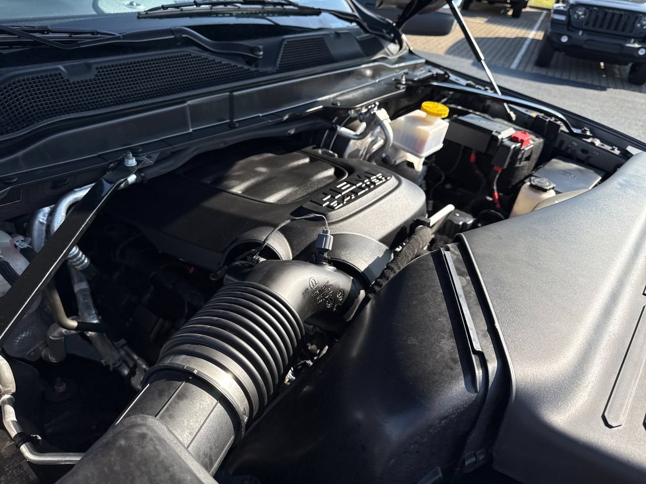 Used 2025 RAM 2500 Laramie AWD/4WD image 11