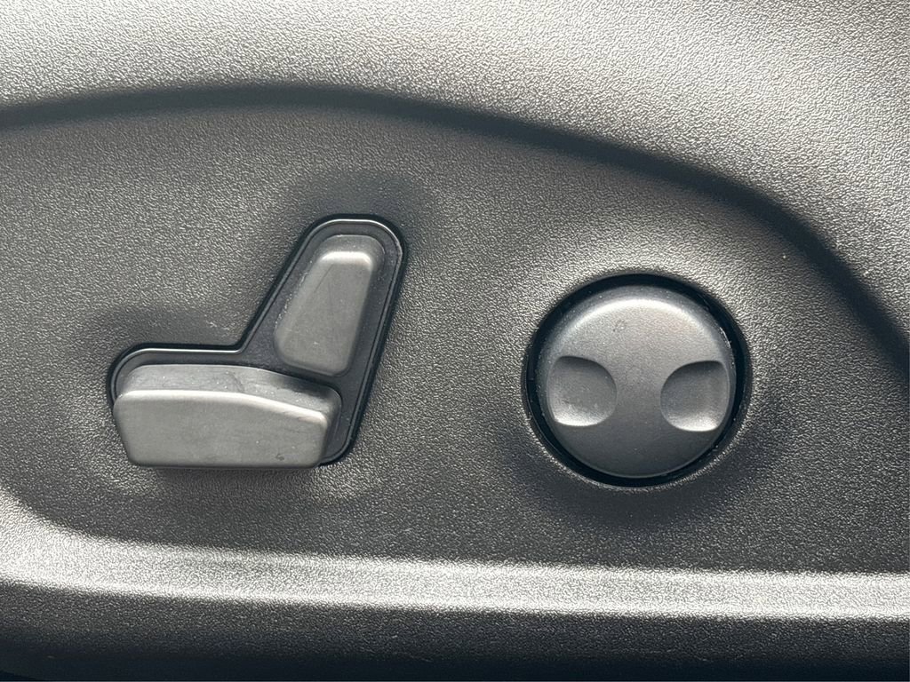 Used 2023 Jeep Renegade Latitude w/ Sun/Sound Group image 24