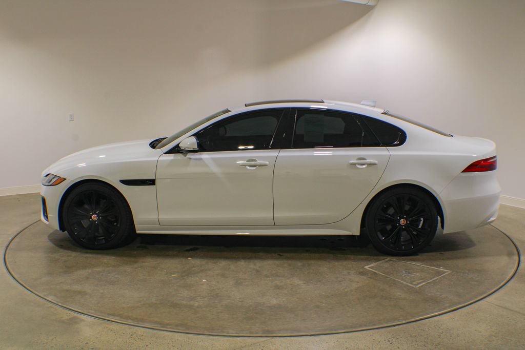 Certified 2022 Jaguar XF R-Dynamic SE AWD/4WD image 3