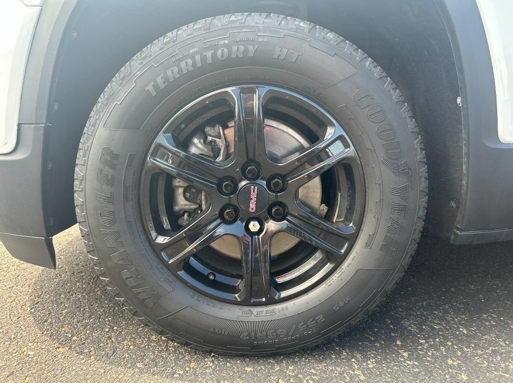 Used 2021 GMC Acadia AT4 w/ Trailering Package AWD/4WD image 3