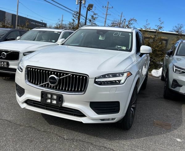 Used 2023 Volvo XC90 B5 Core w/ Climate Package image 2