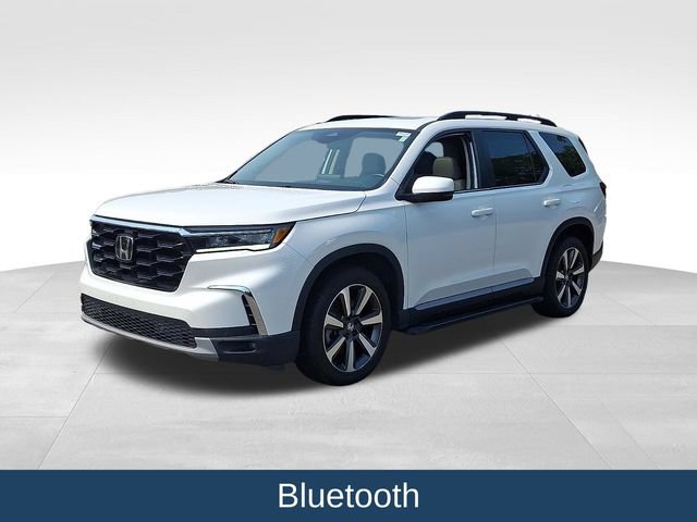 Used 2025 Honda Pilot Touring image 4