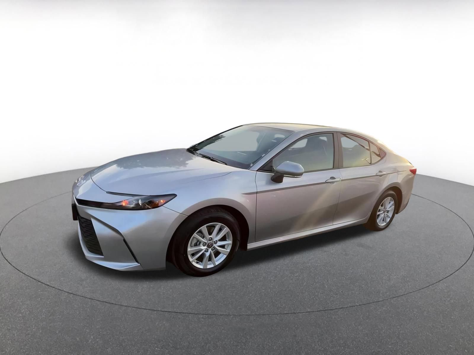 Used 2025 Toyota Camry LE image 8