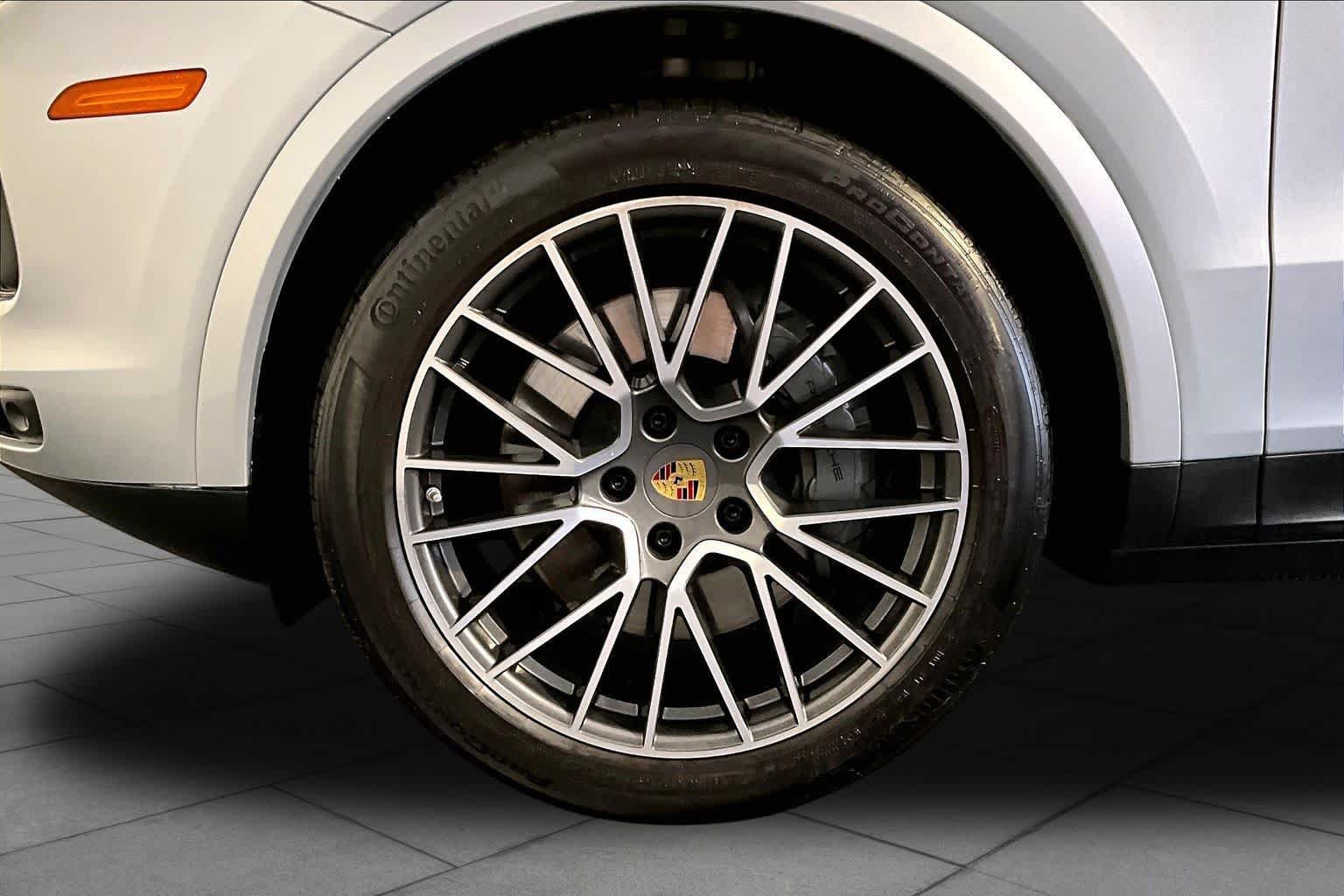 Used 2019 Porsche Cayenne S AWD/4WD image 11