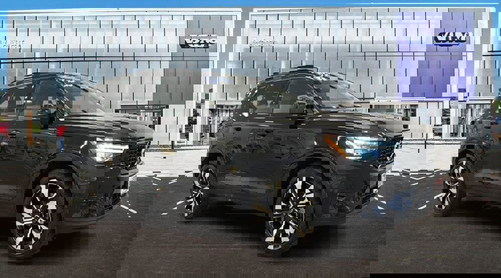 Used 2023 Volvo XC40 B5 Ultimate w/ Climate Package image 1