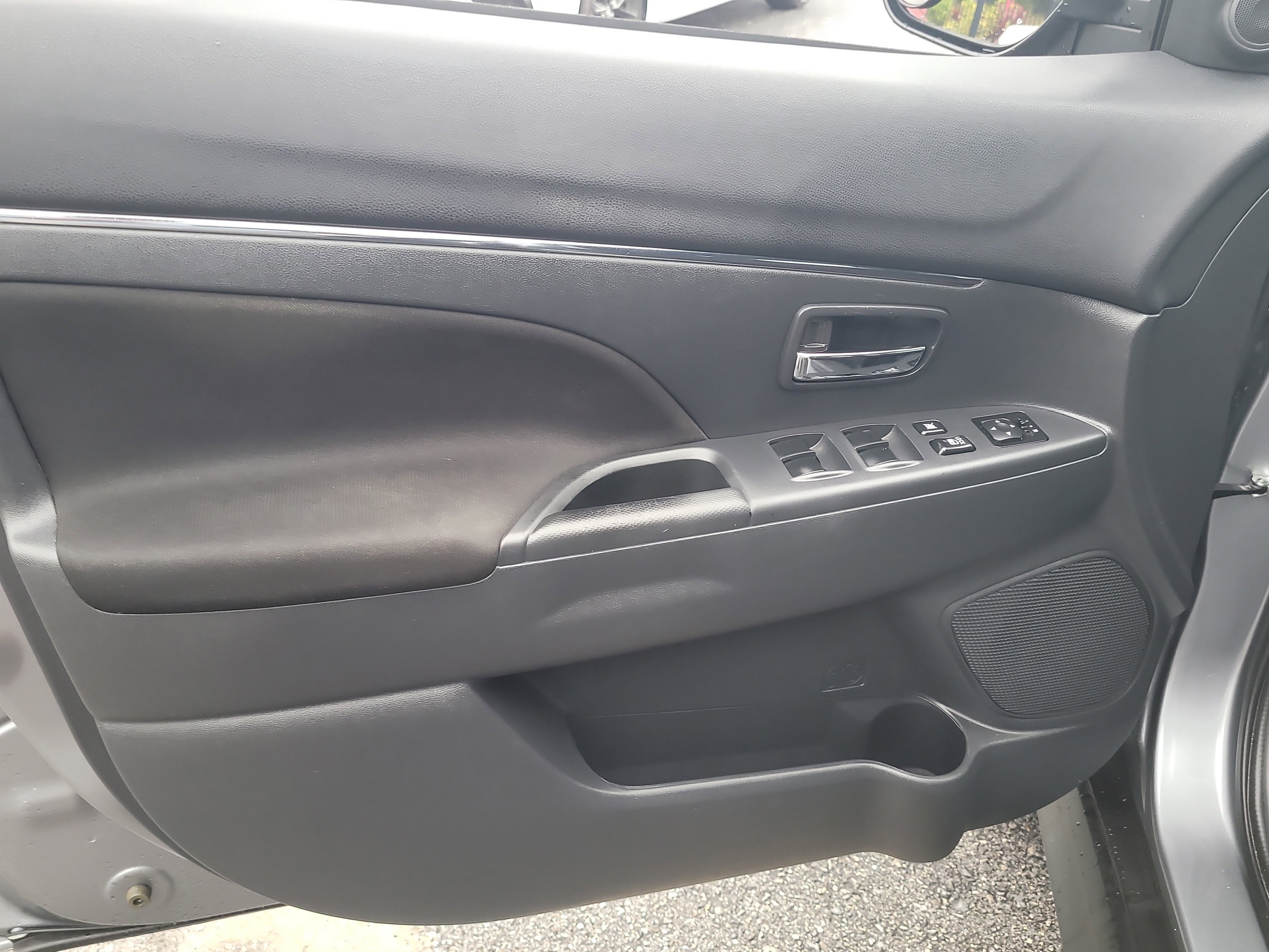 Used 2024 Mitsubishi Outlander Sport ES image 16