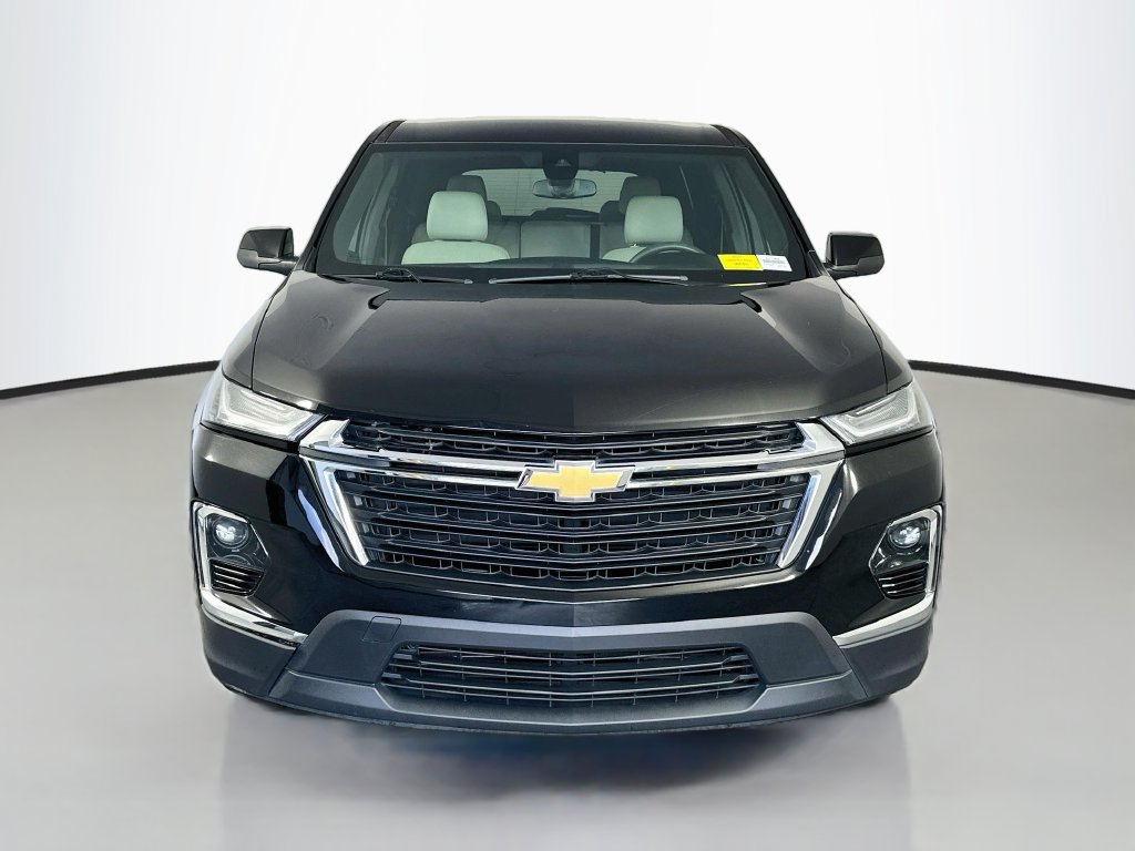 Used 2023 Chevrolet Traverse LS FWD image 2