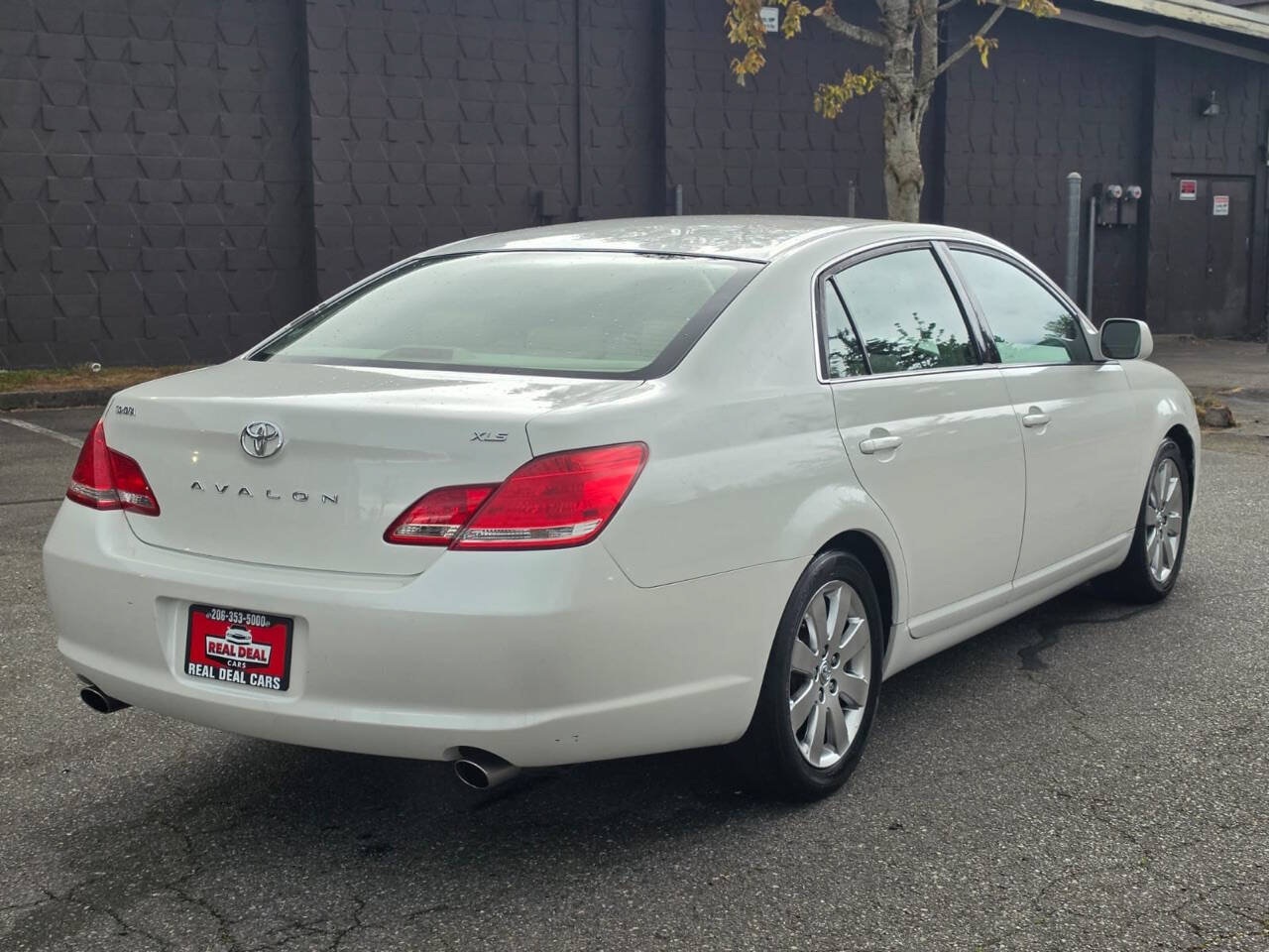 Used 2006 Toyota Avalon XLS FWD image 39