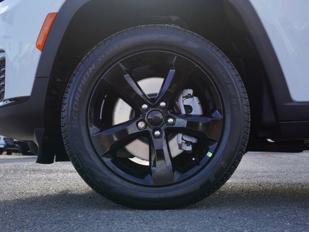 New 2025 Jeep Grand Cherokee L Limited w/ Black Appearance Package image 11