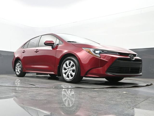 Used 2025 Toyota Corolla LE image 24