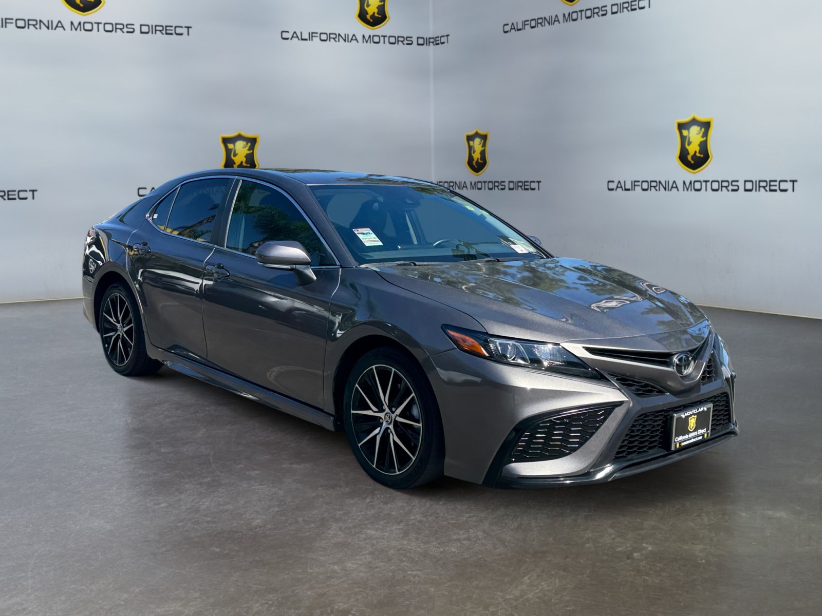 Used 2024 Toyota Camry SE FWD image 7
