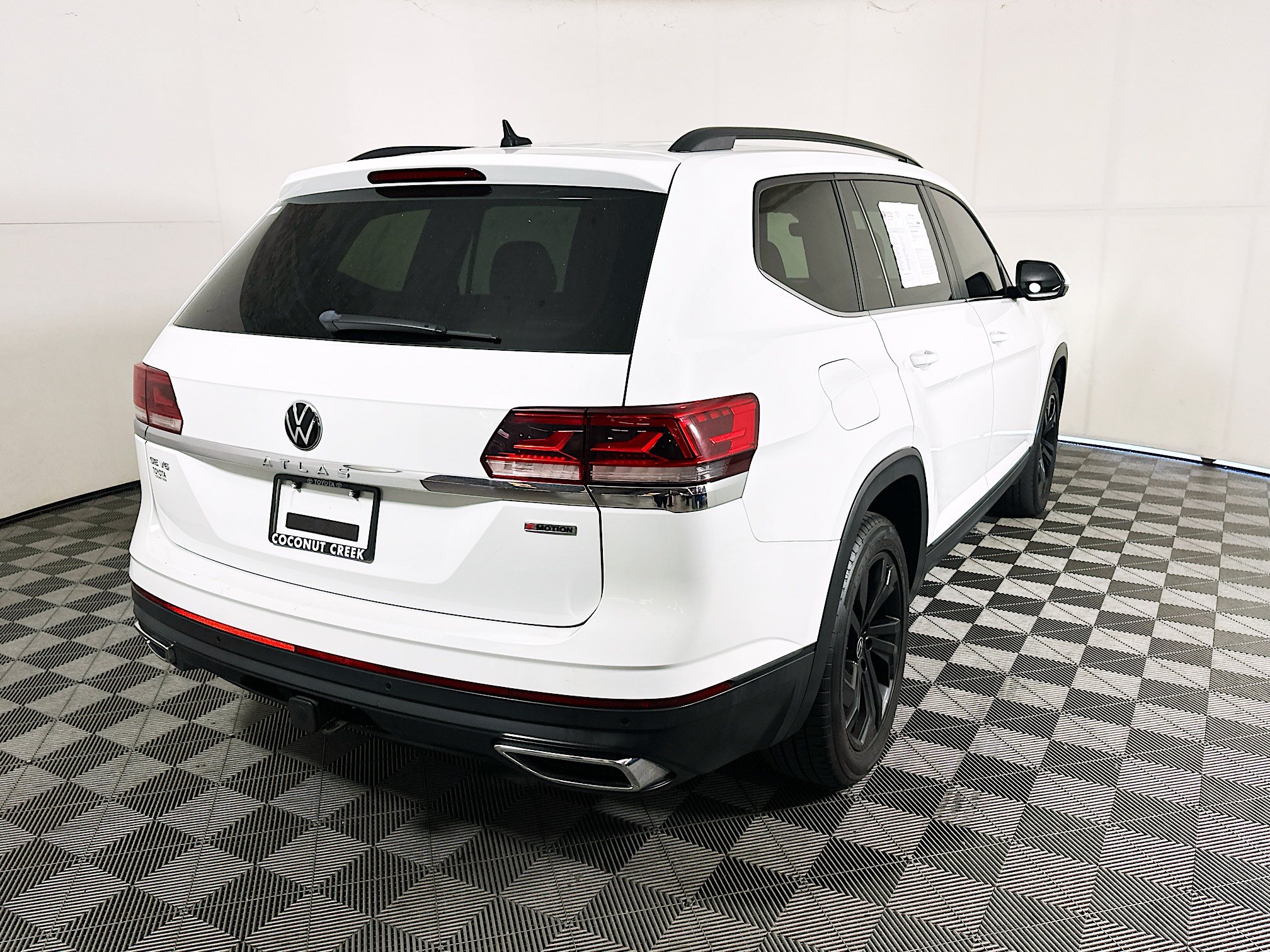 Used 2022 Volkswagen Atlas SE AWD/4WD image 3