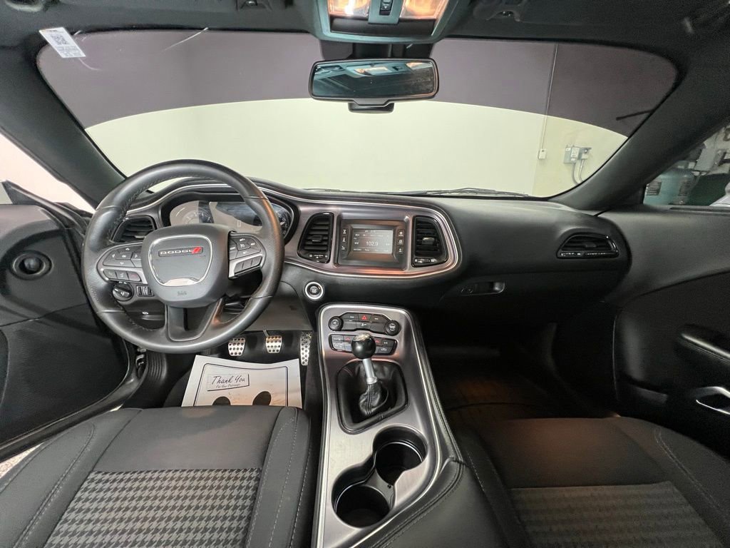 Used 2016 Dodge Challenger R/T w/ Blacktop Package image 10