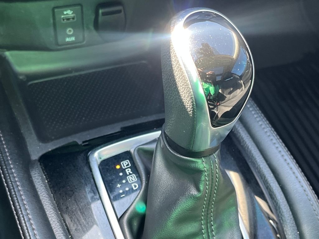 Used 2017 Nissan Rogue SL w/ SL Premium Package image 25