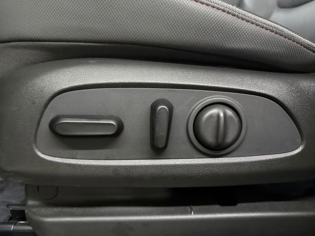 Used 2023 Chevrolet TrailBlazer RS w/ Convenience Package image 16