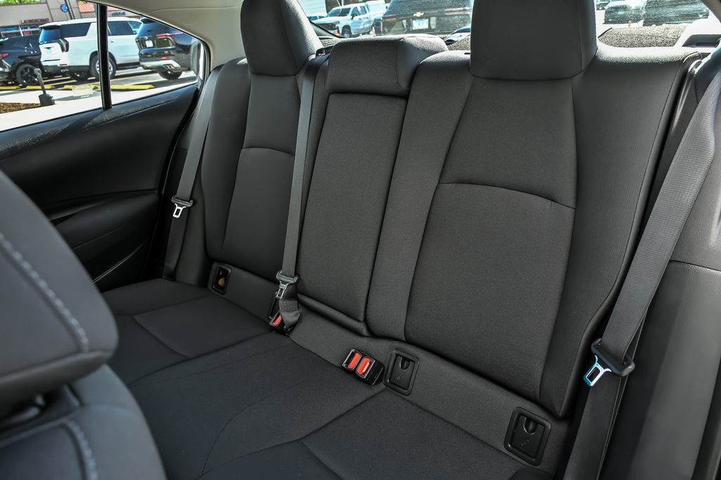 Used 2022 Toyota Corolla LE FWD image 17
