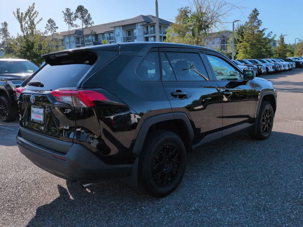 Used 2022 Toyota RAV4 LE FWD image 6
