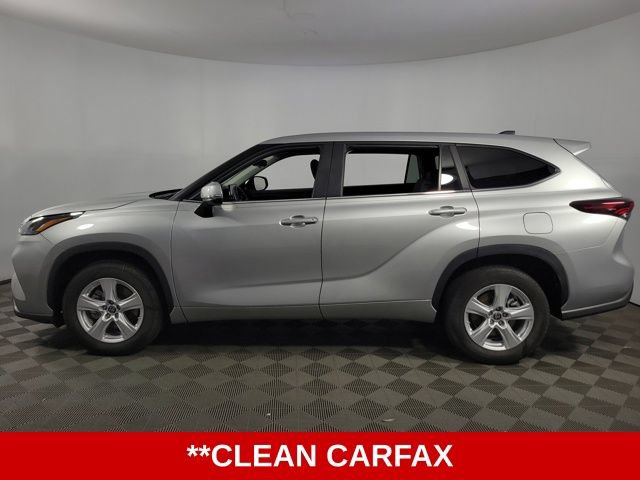 Used 2024 Toyota Highlander LE FWD image 5