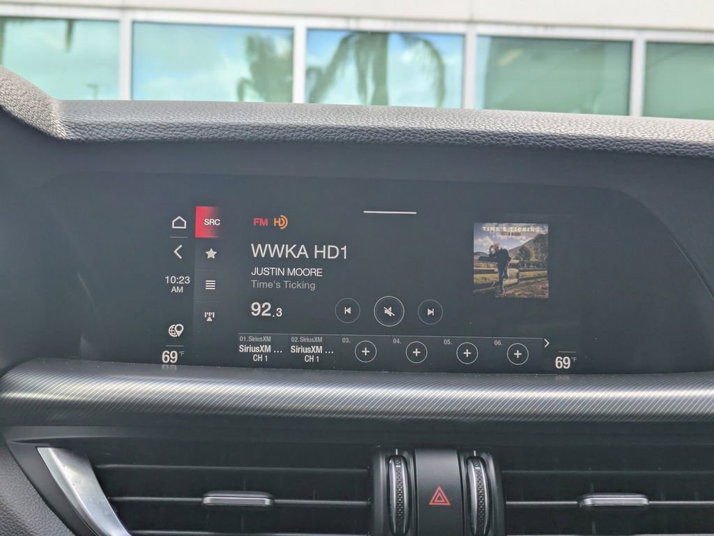 Used 2025 Alfa Romeo Stelvio Sprint w/ Convenience Package AWD/4WD image 20