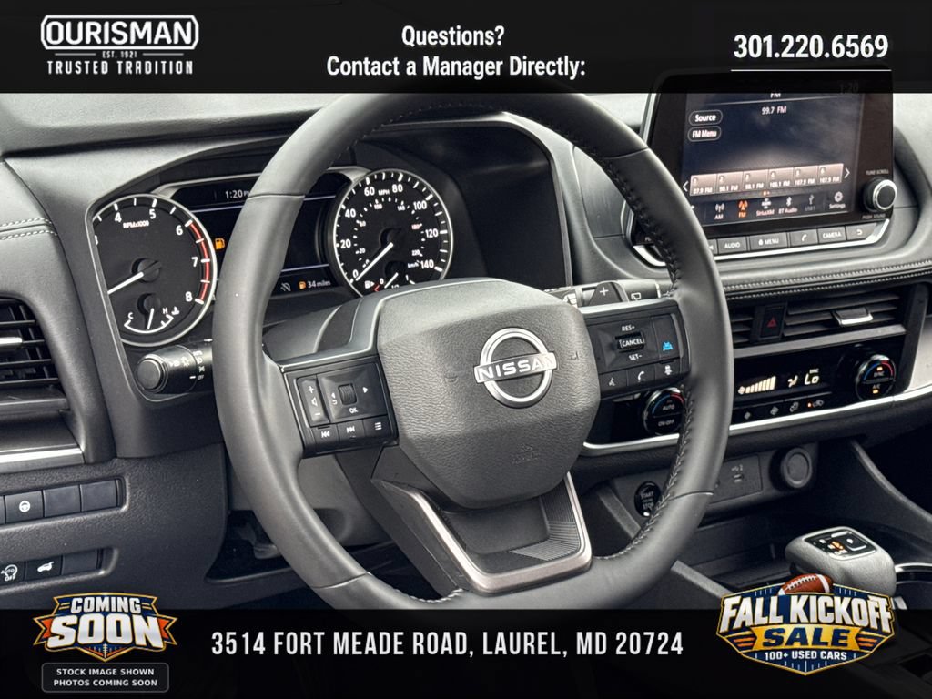 Used 2025 Nissan Rogue SV AWD/4WD image 9