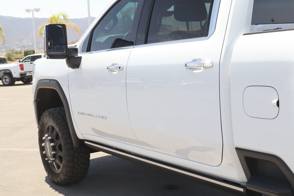 Used 2024 GMC Sierra 3500 Denali Ultimate AWD/4WD image 17