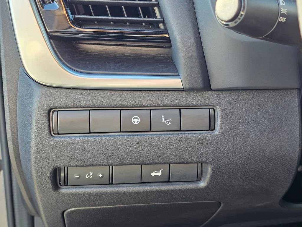 Used 2023 Nissan Rogue Platinum w/ Platinum Premium Package image 14