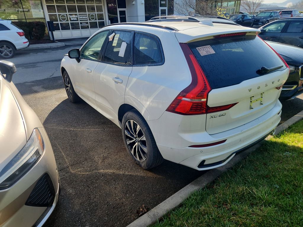 Used 2025 Volvo XC60 B5 Plus image 3