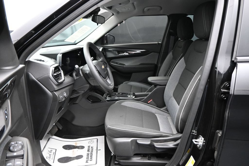 Used 2026 Chevrolet TrailBlazer LT AWD/4WD image 9