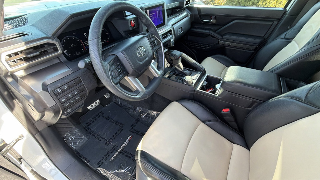 Used 2024 Toyota Tacoma TRD Sport w/ TRD Sport Upgrade Package image 10