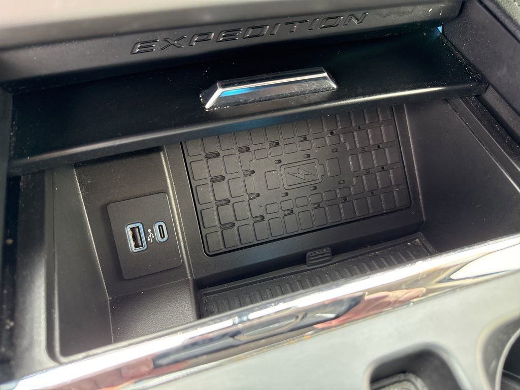 Used 2024 Ford Expedition XLT AWD/4WD image 25