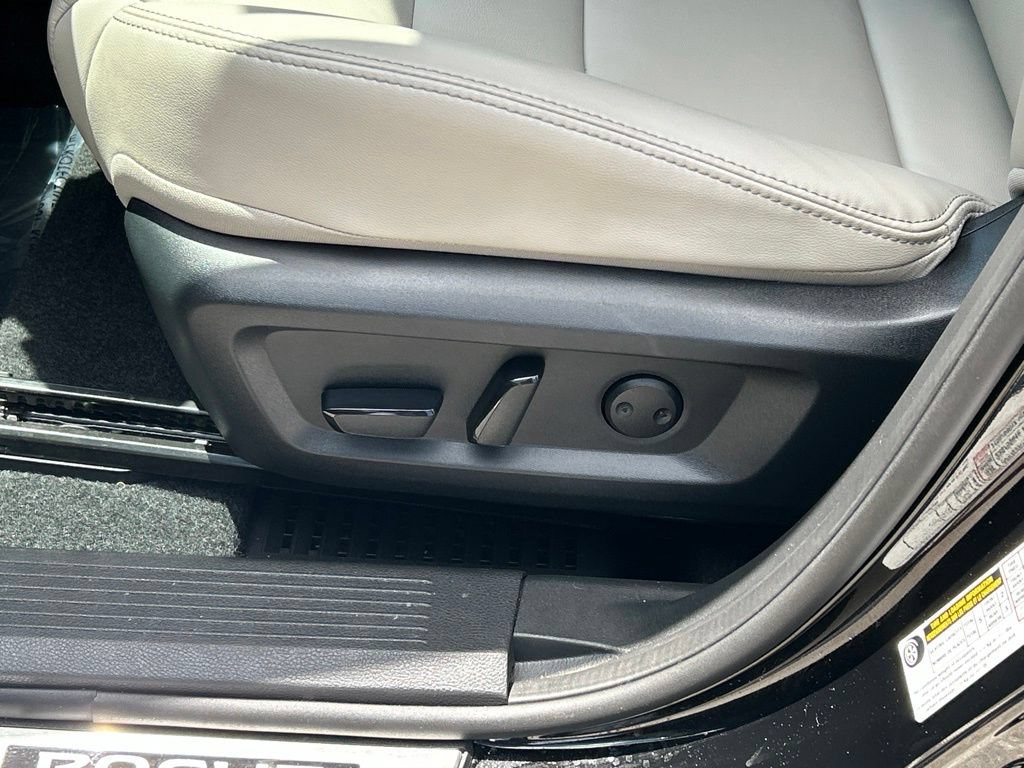 Certified 2024 Nissan Rogue SL FWD image 18