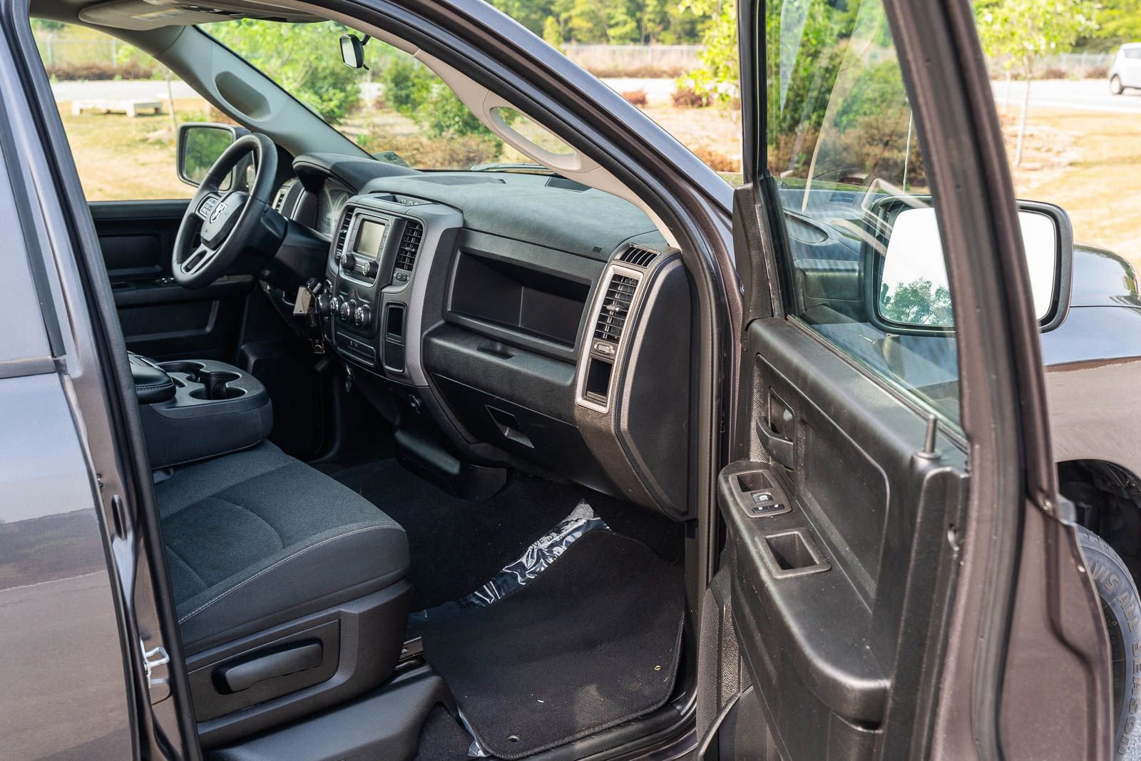 Used 2021 RAM 1500 Tradesman w/ Tradesman SXT Package RWD image 11