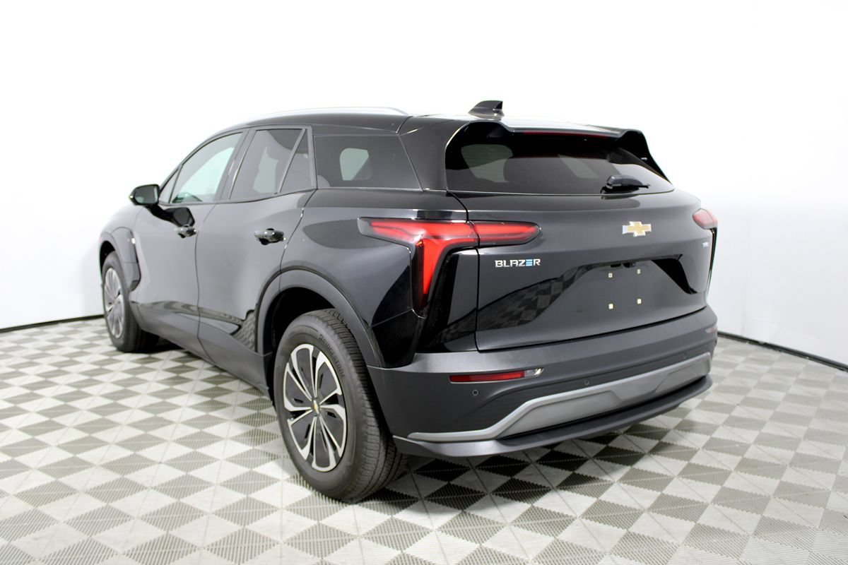 Used 2024 Chevrolet Blazer EV LT AWD/4WD image 26