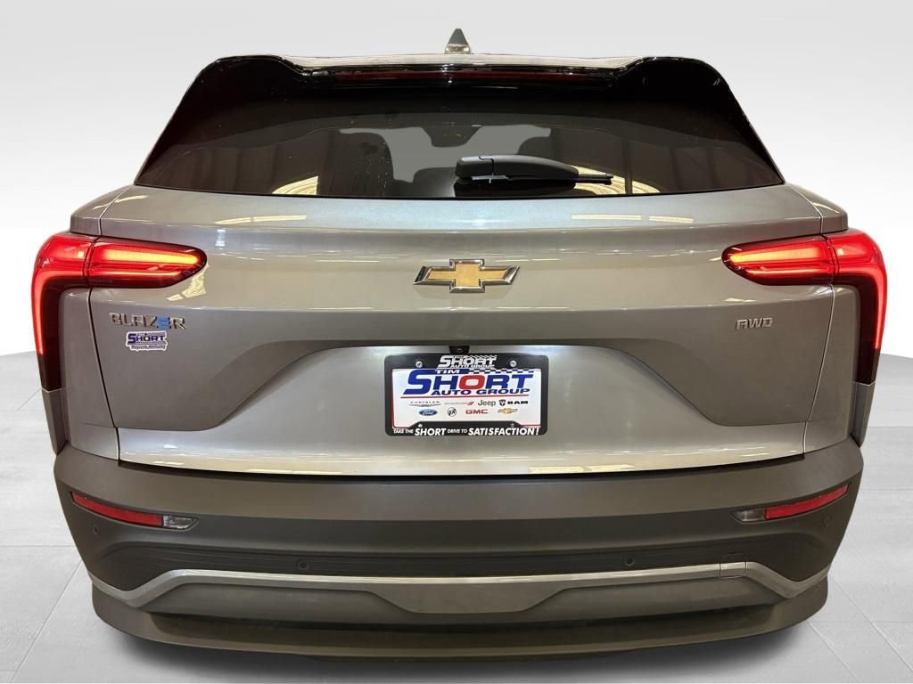Used 2024 Chevrolet Blazer EV LT image 4