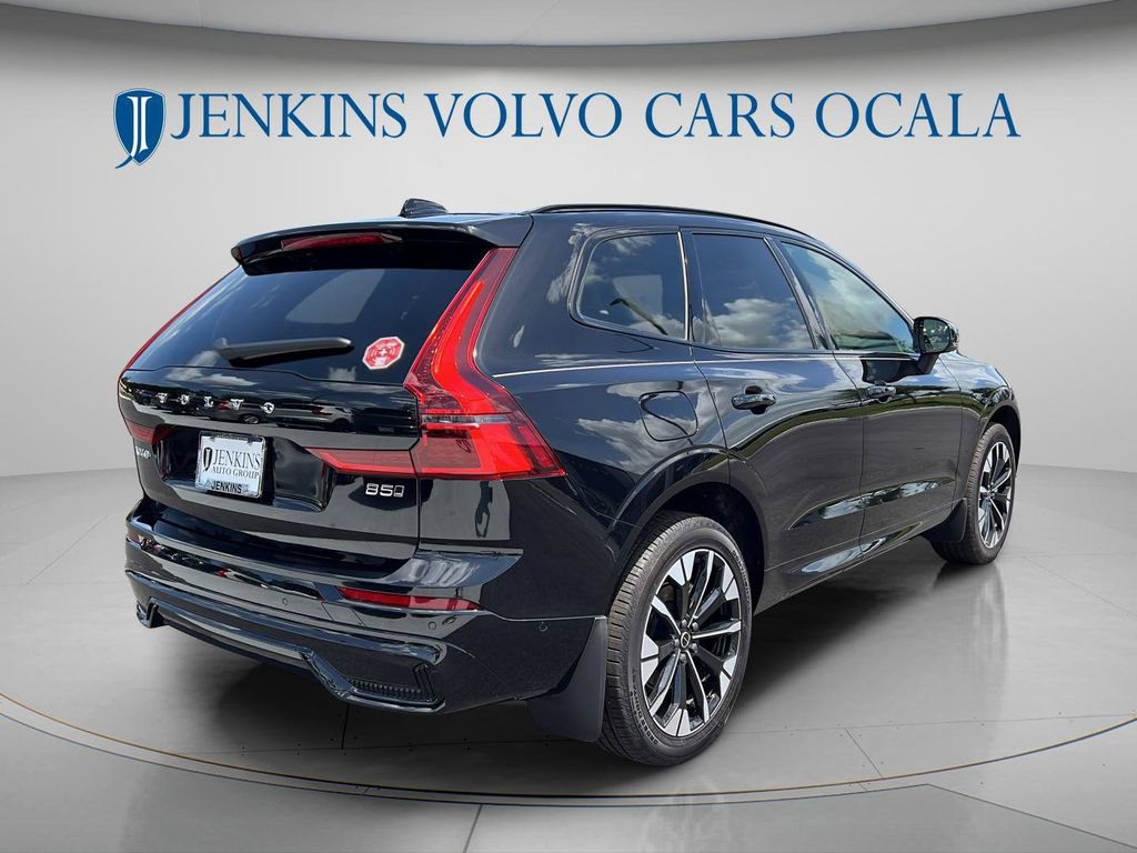 New 2026 Volvo XC60 B5 Plus AWD/4WD image 3