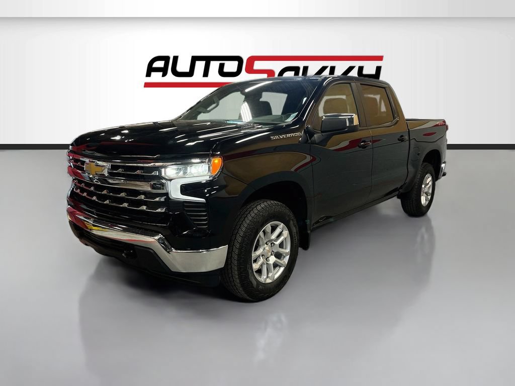 Used 2025 Chevrolet Silverado 1500 LT AWD/4WD image 3