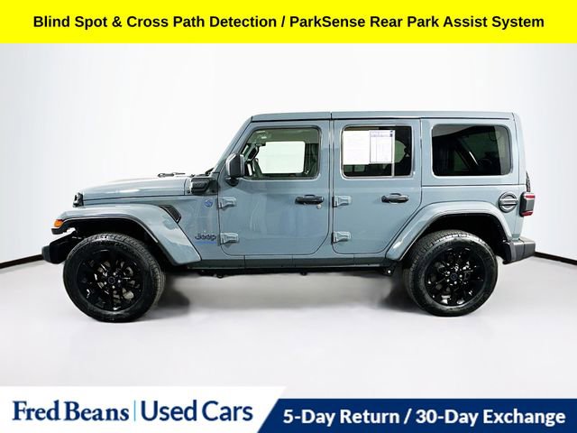 Used 2025 Jeep Wrangler Unlimited Sahara w/ Safety Group AWD/4WD image 5