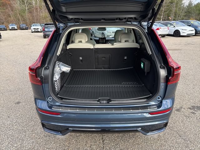 New 2026 Volvo XC60 T8 Ultra w/ Protection Package Premier AWD/4WD image 15