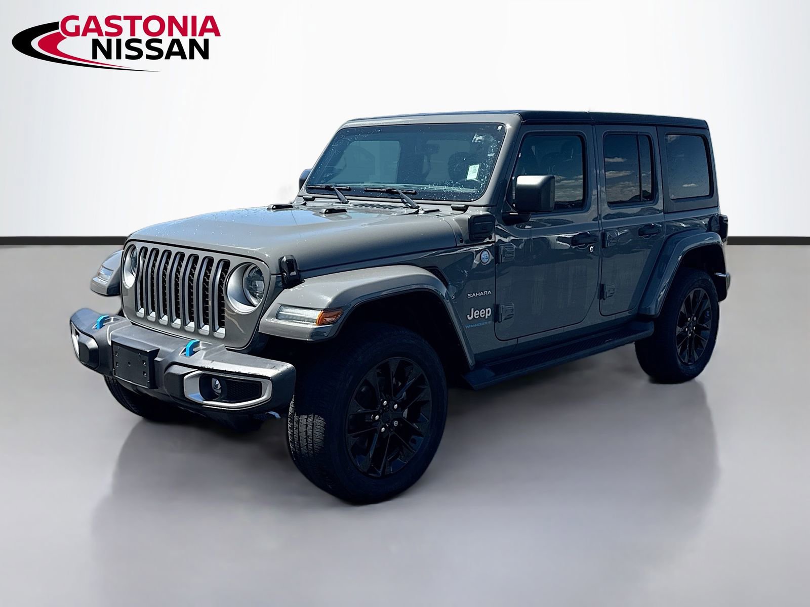 Used 2023 Jeep Wrangler Unlimited Sahara w/ Cold Weather Group AWD/4WD image 3