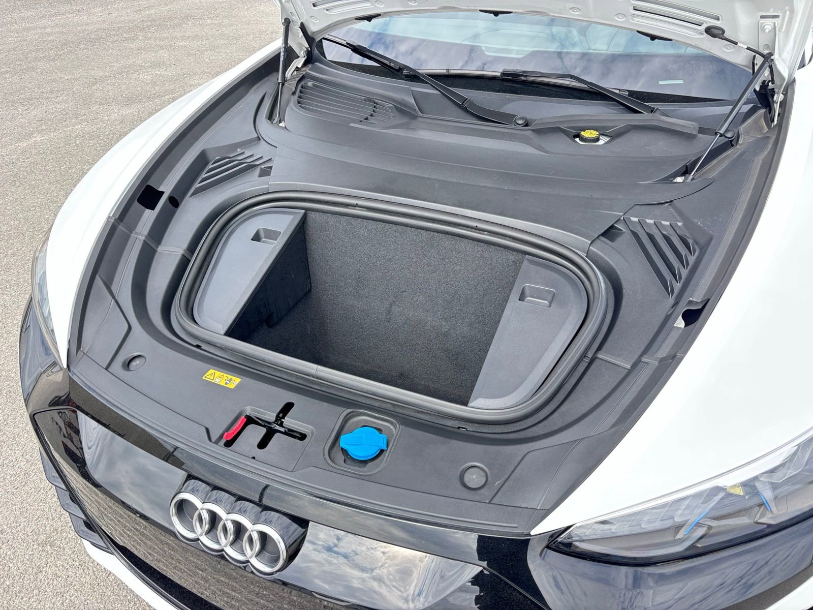 Used 2022 Audi e-tron GT Premium Plus w/ Performance Package image 21